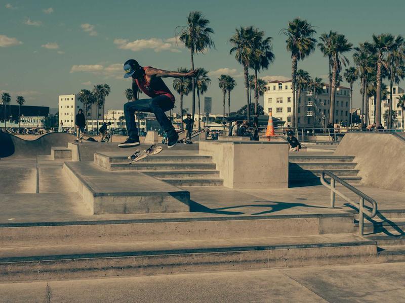 神州数码2025年营收超1400亿，AI相关业务增长近五成｜最前线-36氪